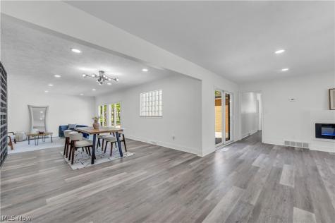 1982 Edenhall Drive Lyndhurst OH 44124