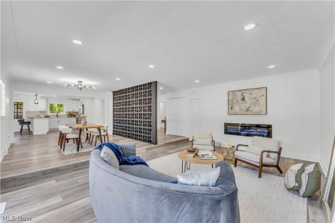 1982 Edenhall Drive Lyndhurst OH 44124