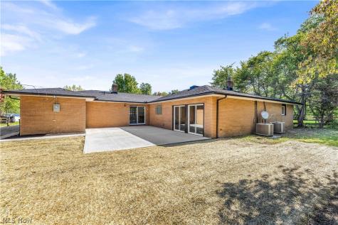 1982 Edenhall Drive Lyndhurst OH 44124