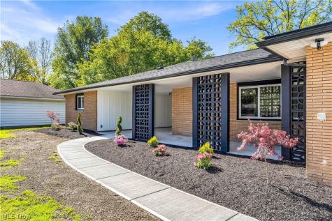 1982 Edenhall Drive Lyndhurst OH 44124
