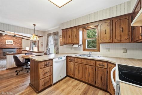 13176 Whitney Road Strongsville OH 44136