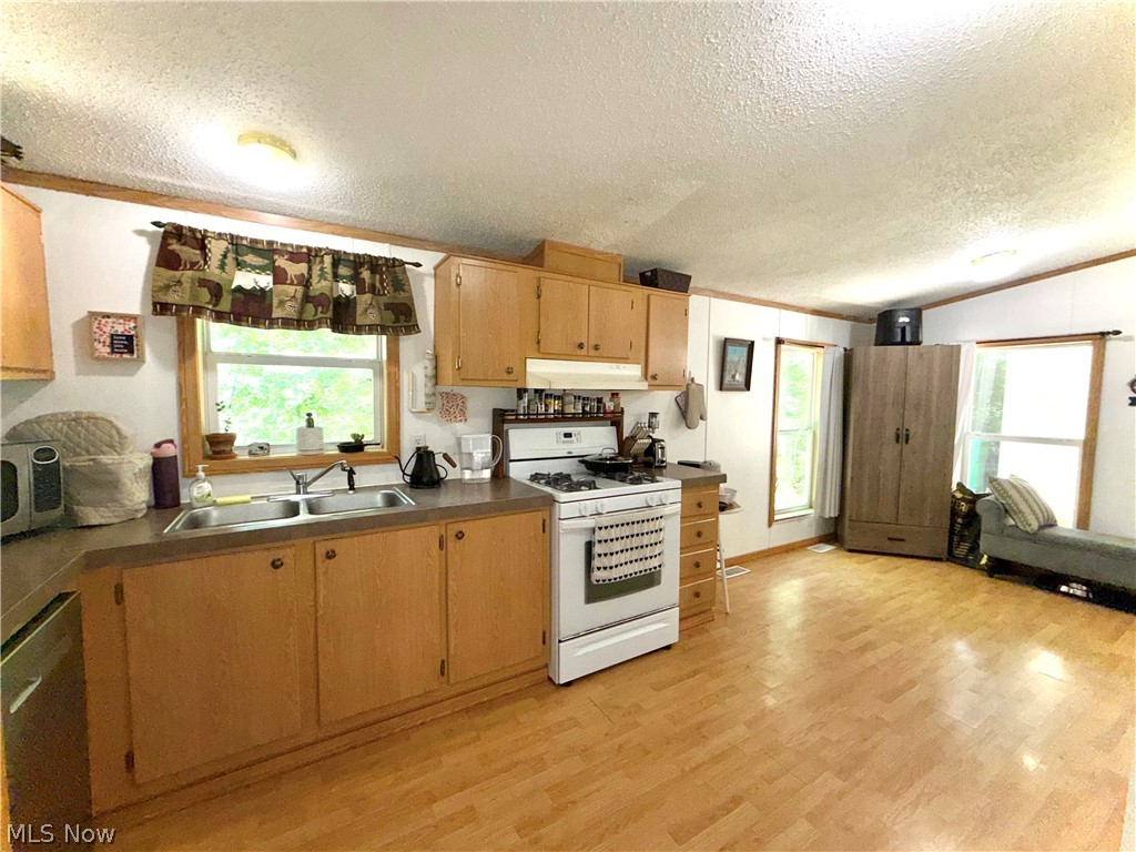 4648 Geauga Portage Easterly Road West Farmington OH 44491
