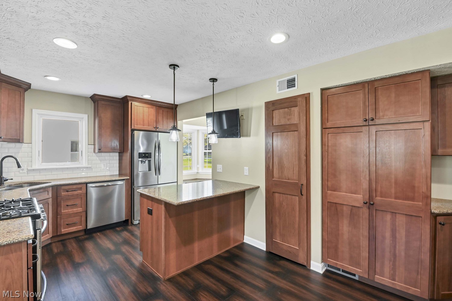 3664 Dover Center Road Westlake OH 44145