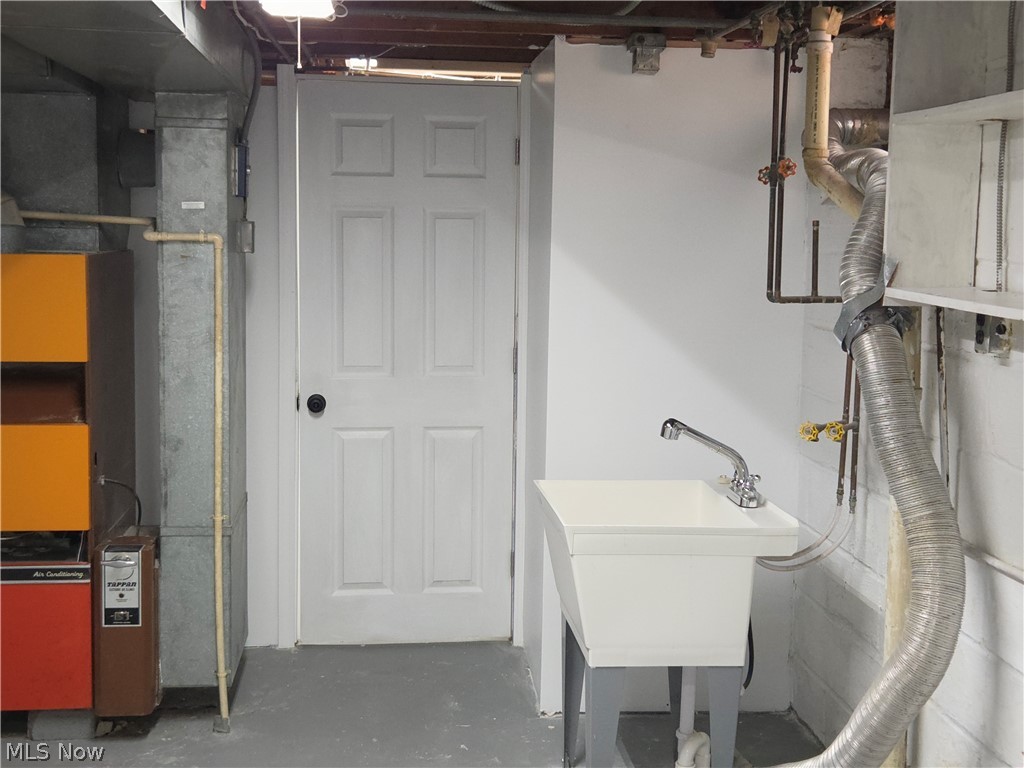 464 E 250th Street Euclid OH 44132