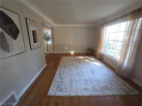 464 E 250th Street Euclid OH 44132
