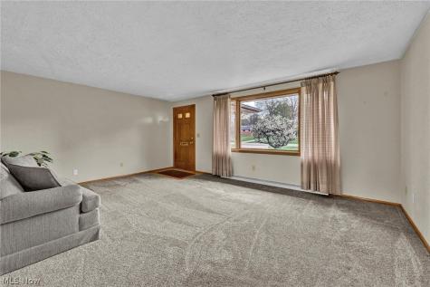5637 Griffith Avenue NW North Canton OH 44720
