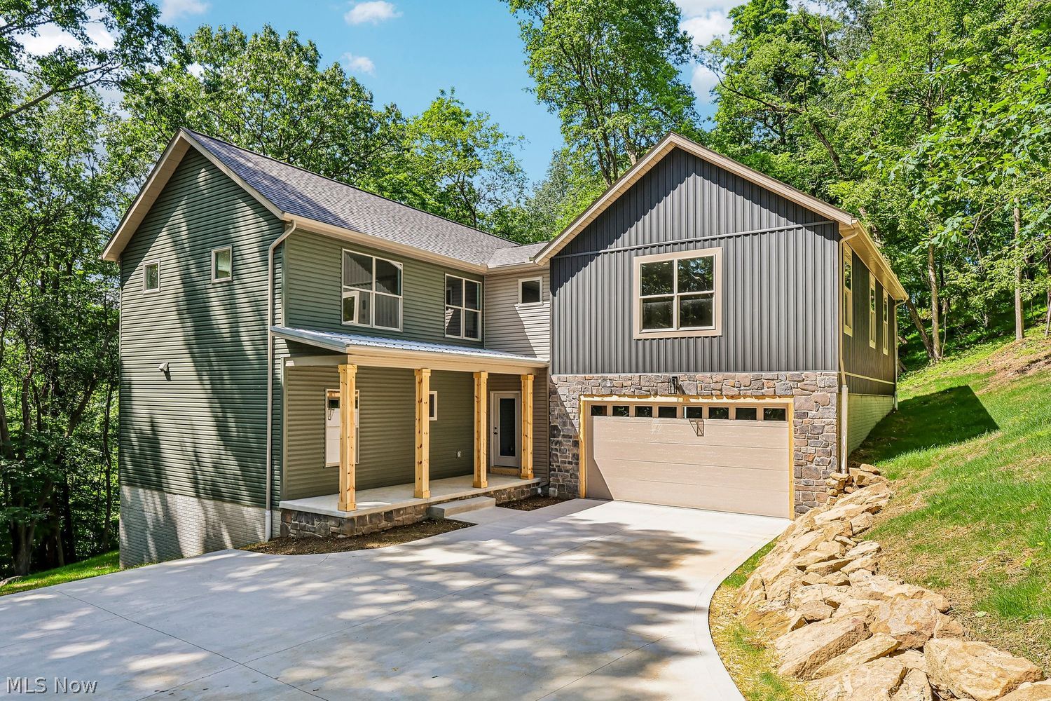 1 Huron Trail Malvern OH 44644