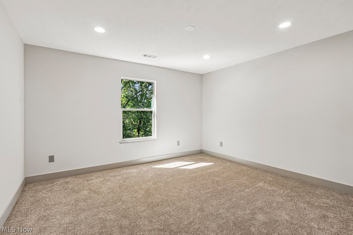 1 Huron Trail Malvern OH 44644