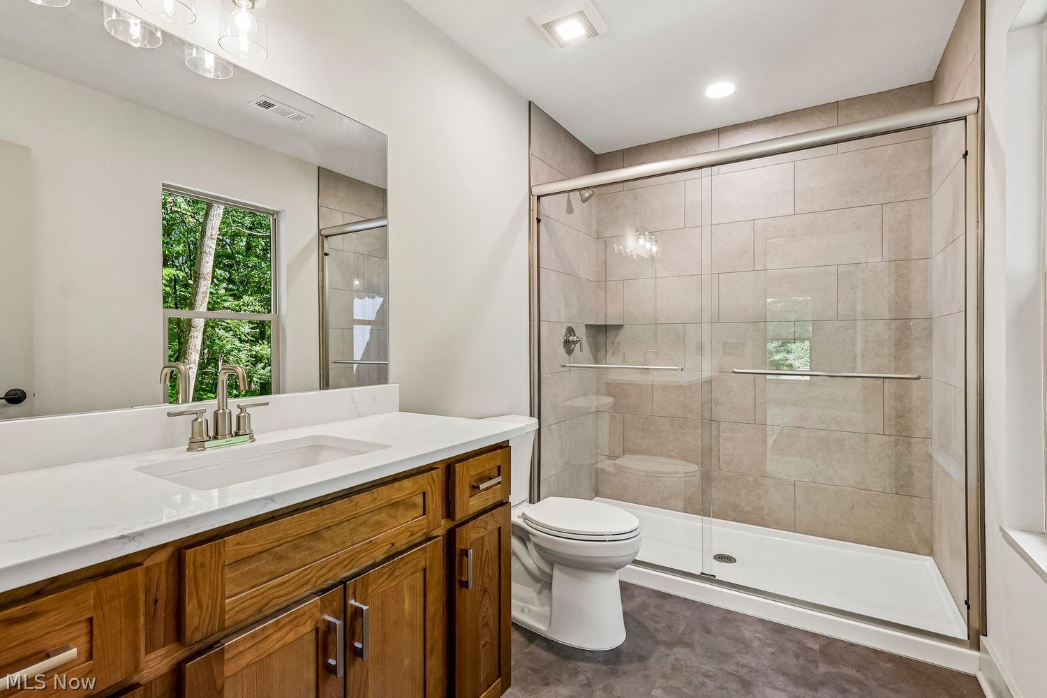 1 Huron Trail Malvern OH 44644