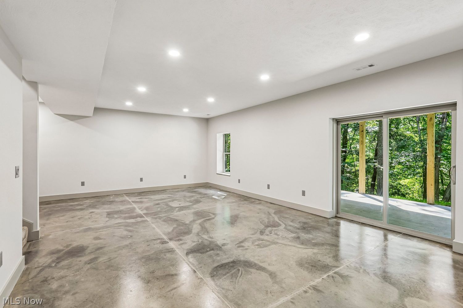 1 Huron Trail Malvern OH 44644