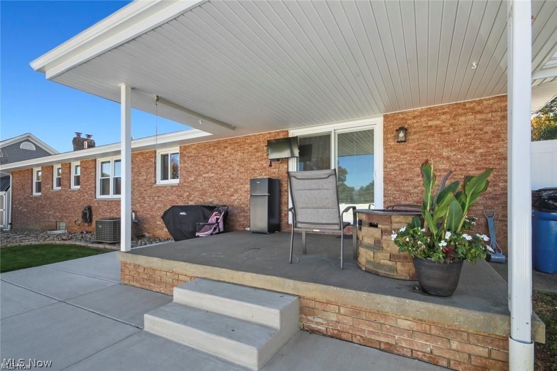 154 Rocky Ledge Drive Struthers OH 44471