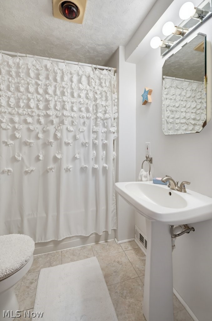 7590 Hickory Road Oakwood Village OH 44146