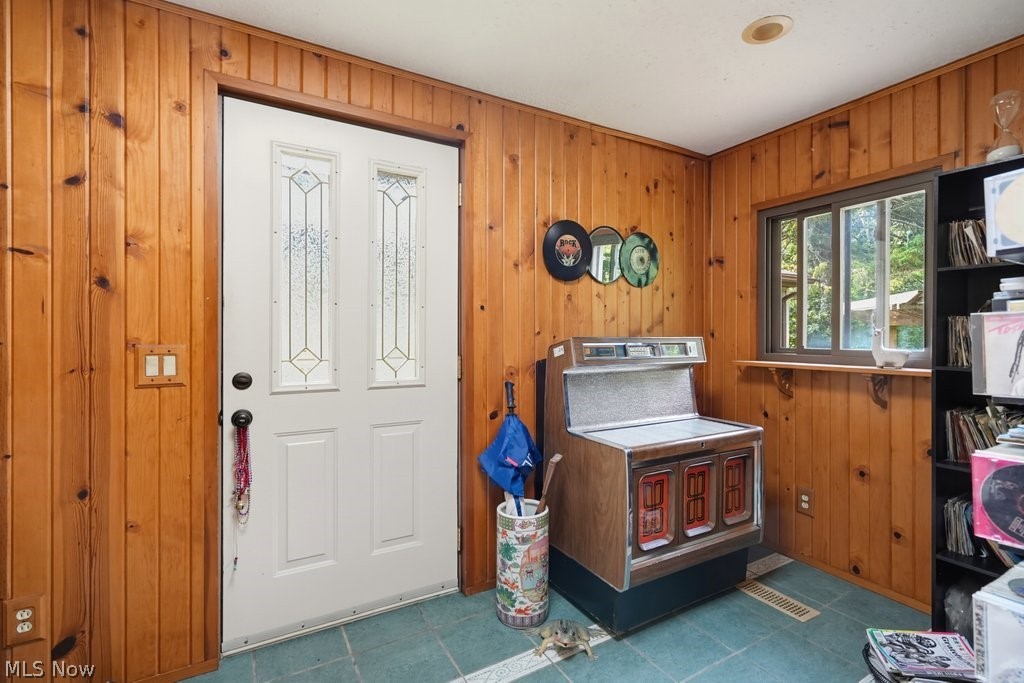 7590 Hickory Road Oakwood Village OH 44146