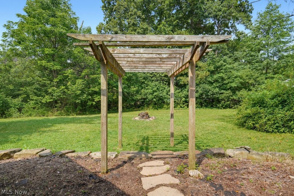 7590 Hickory Road Oakwood Village OH 44146
