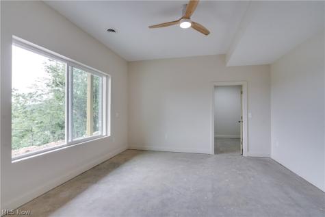 15 Huron Trail Malvern OH 44644