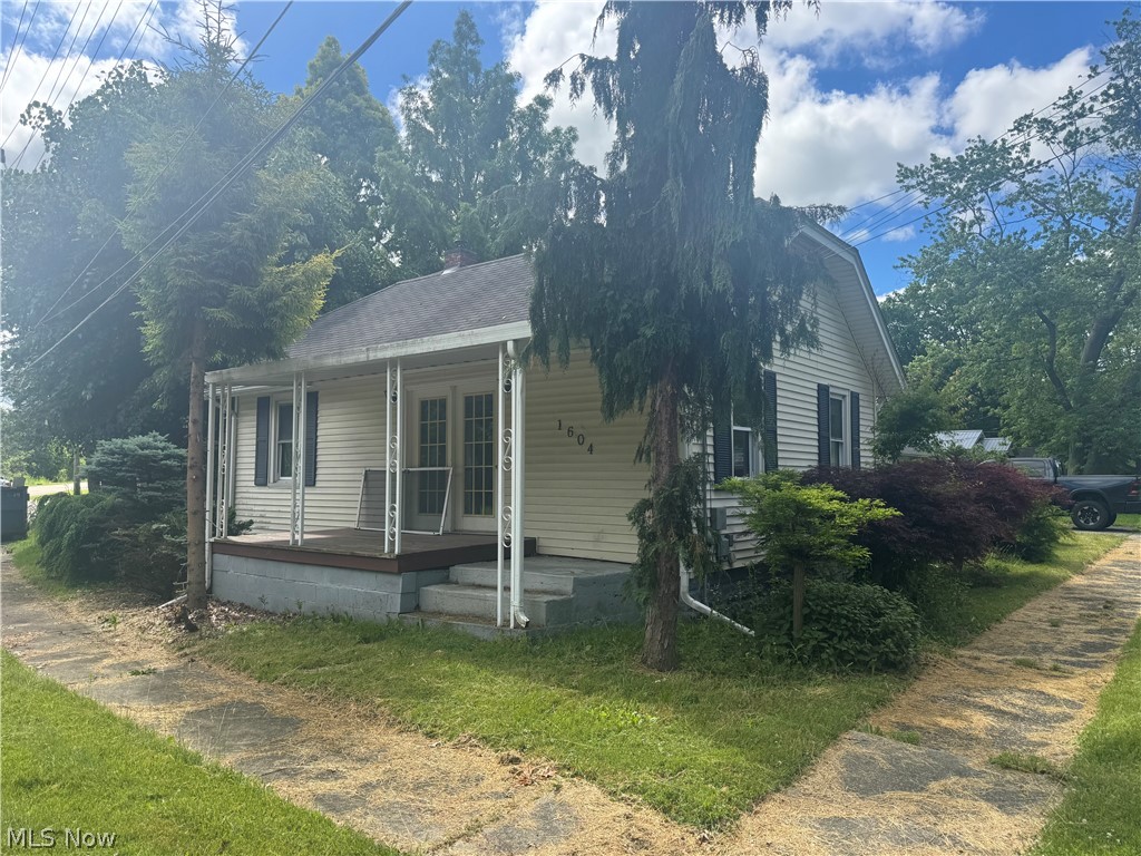 1604 E 27th Street Ashtabula OH 44004