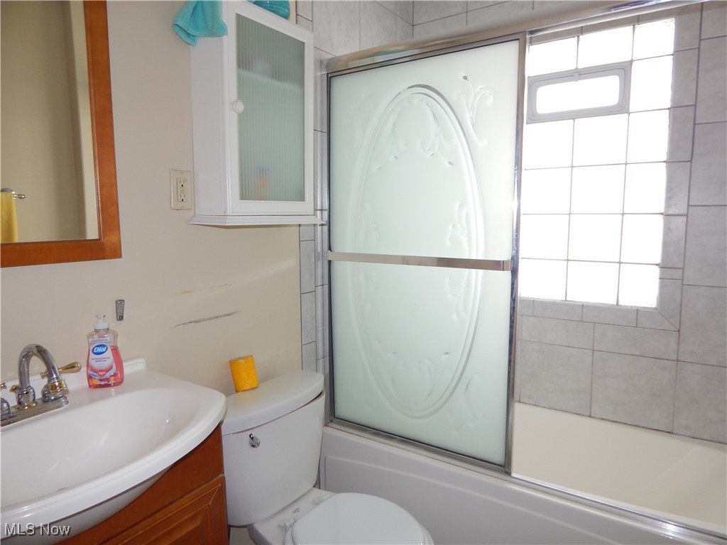 4690 E 90th Street Garfield Heights OH 44125