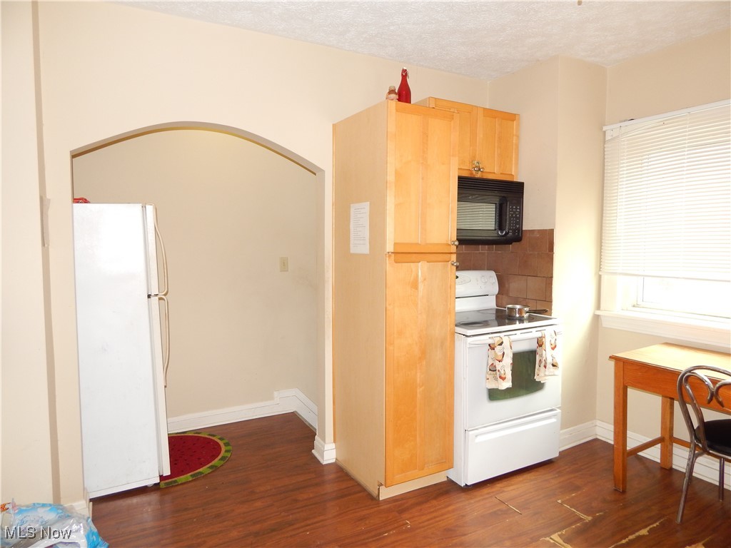 4690 E 90th Street Garfield Heights OH 44125