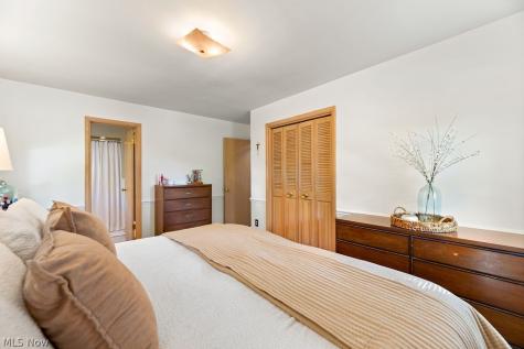 1133 Romayne Drive Akron OH 44313