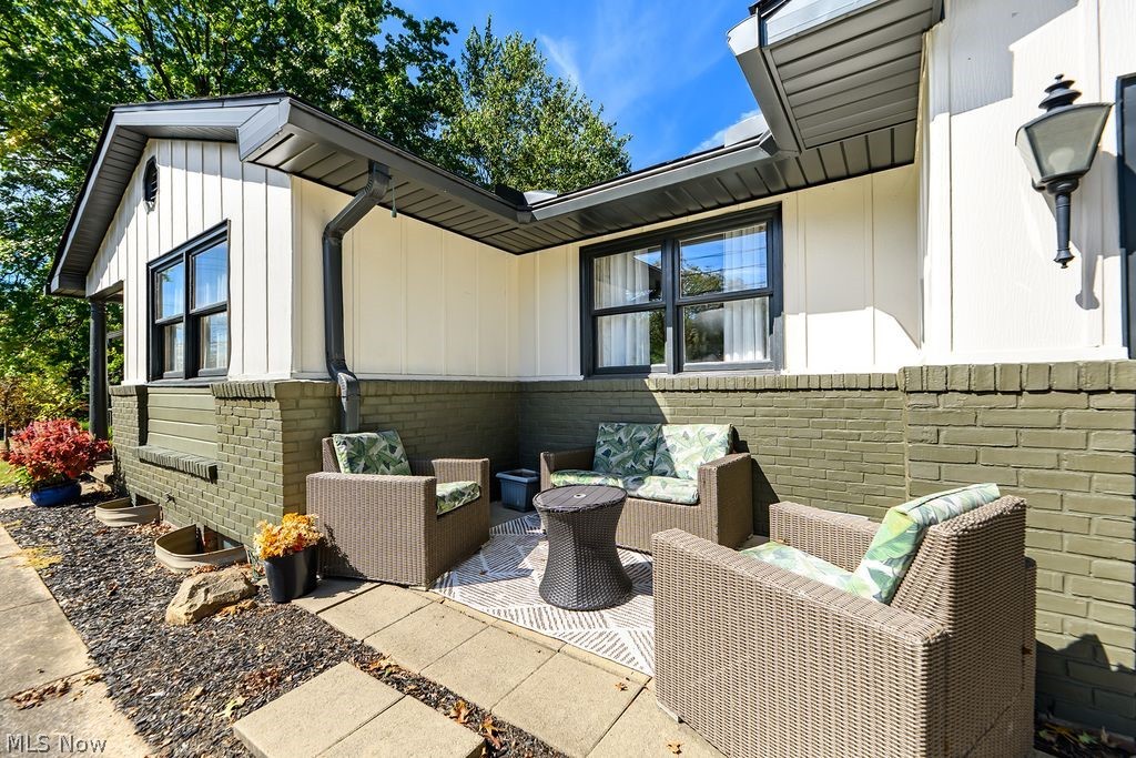 1133 Romayne Drive Akron OH 44313