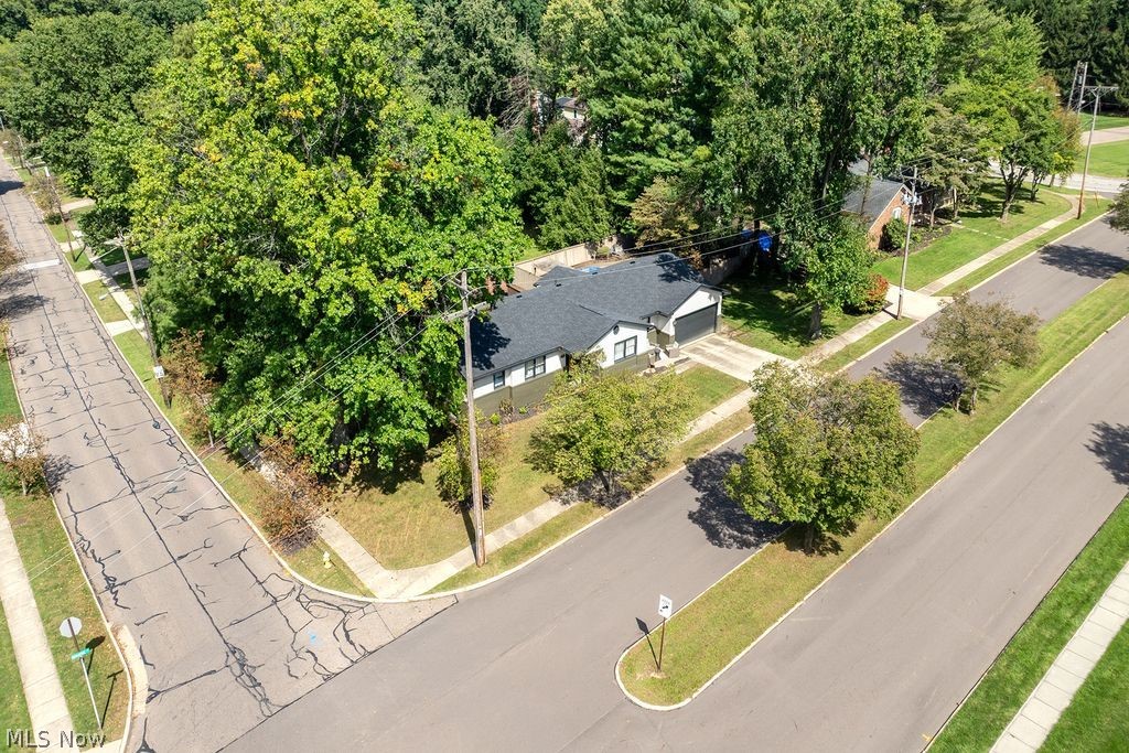 1133 Romayne Drive Akron OH 44313