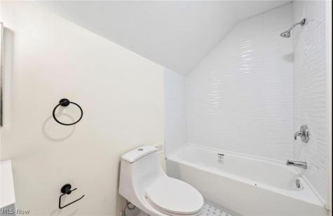5215 Duke Avenue Cleveland OH 44102