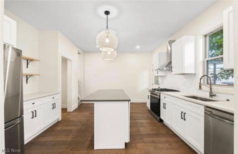 5215 Duke Avenue Cleveland OH 44102