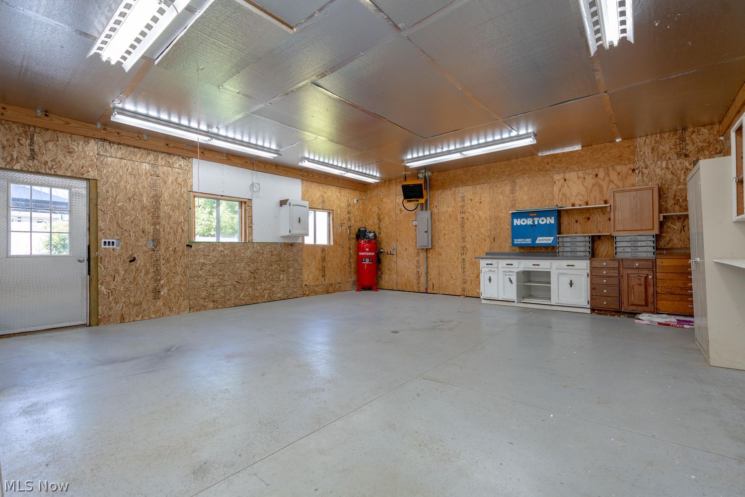 507 Meadowridge Avenue NW Canton OH 44708