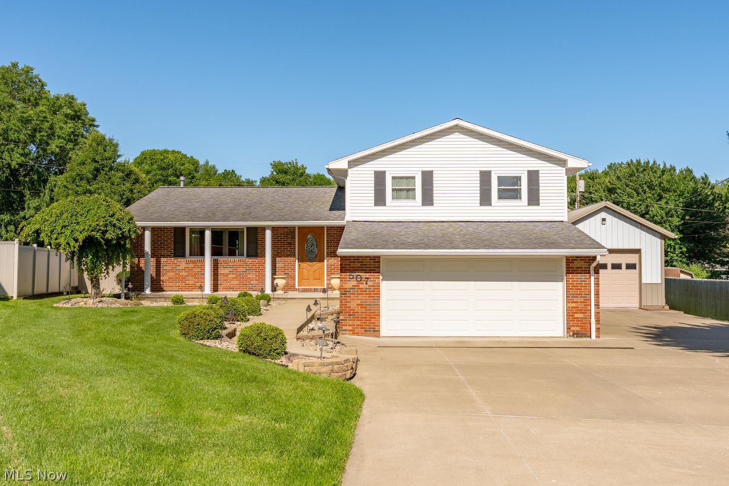 507 Meadowridge Avenue NW Canton OH 44708