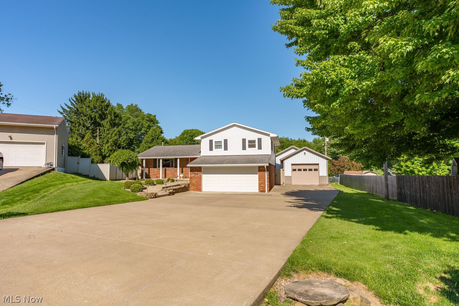 507 Meadowridge Avenue NW Canton OH 44708