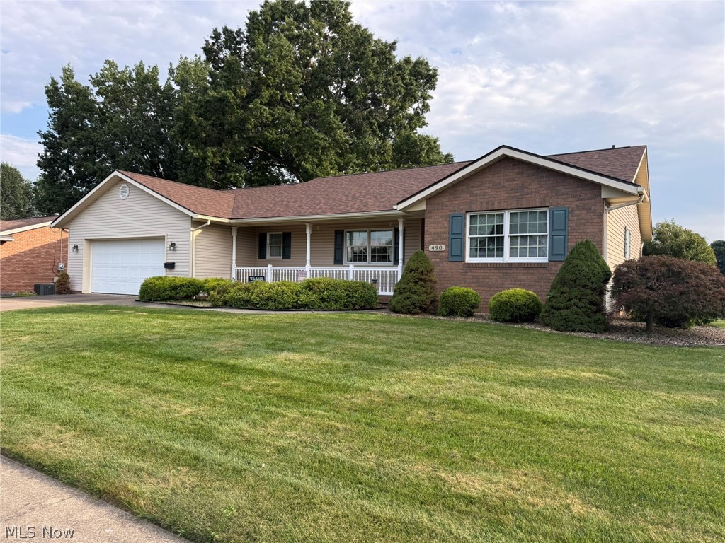 490 Ellen Avenue SW New Philadelphia OH 44663