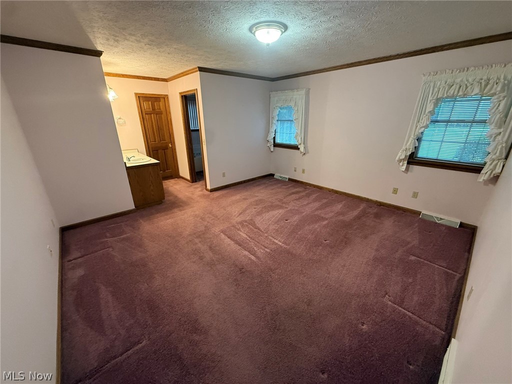 490 Ellen Avenue SW New Philadelphia OH 44663
