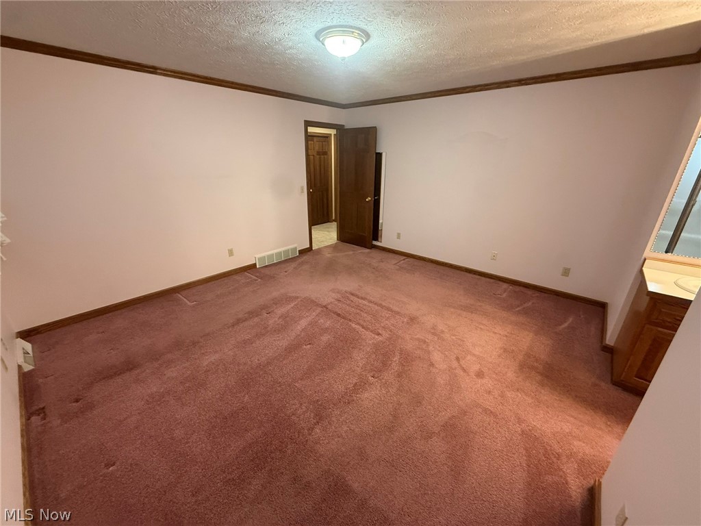 490 Ellen Avenue SW New Philadelphia OH 44663