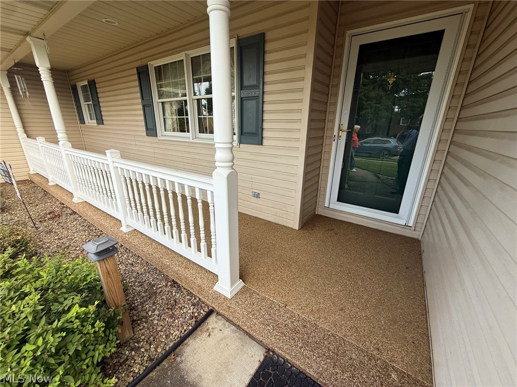 490 Ellen Avenue SW New Philadelphia OH 44663