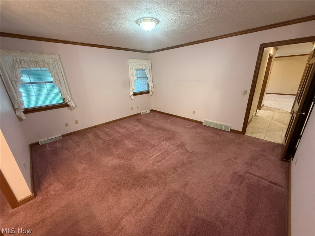 490 Ellen Avenue SW New Philadelphia OH 44663