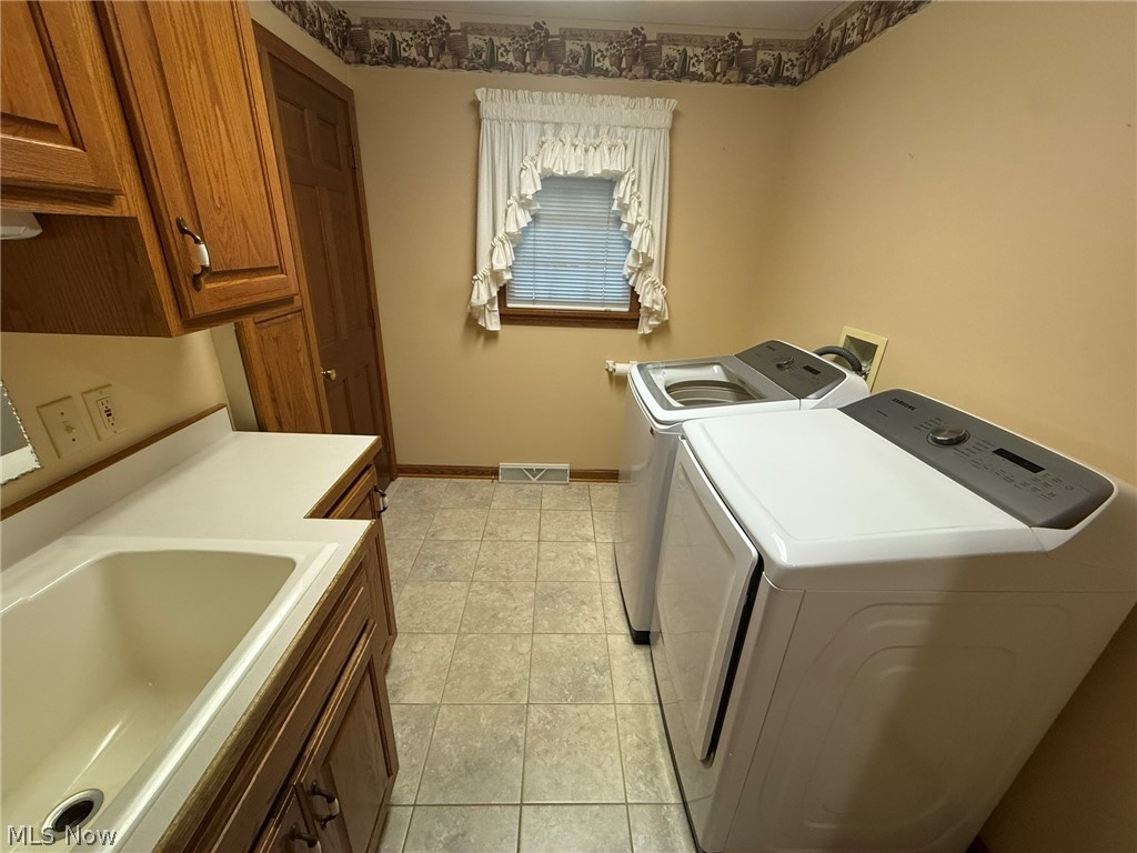 490 Ellen Avenue SW New Philadelphia OH 44663