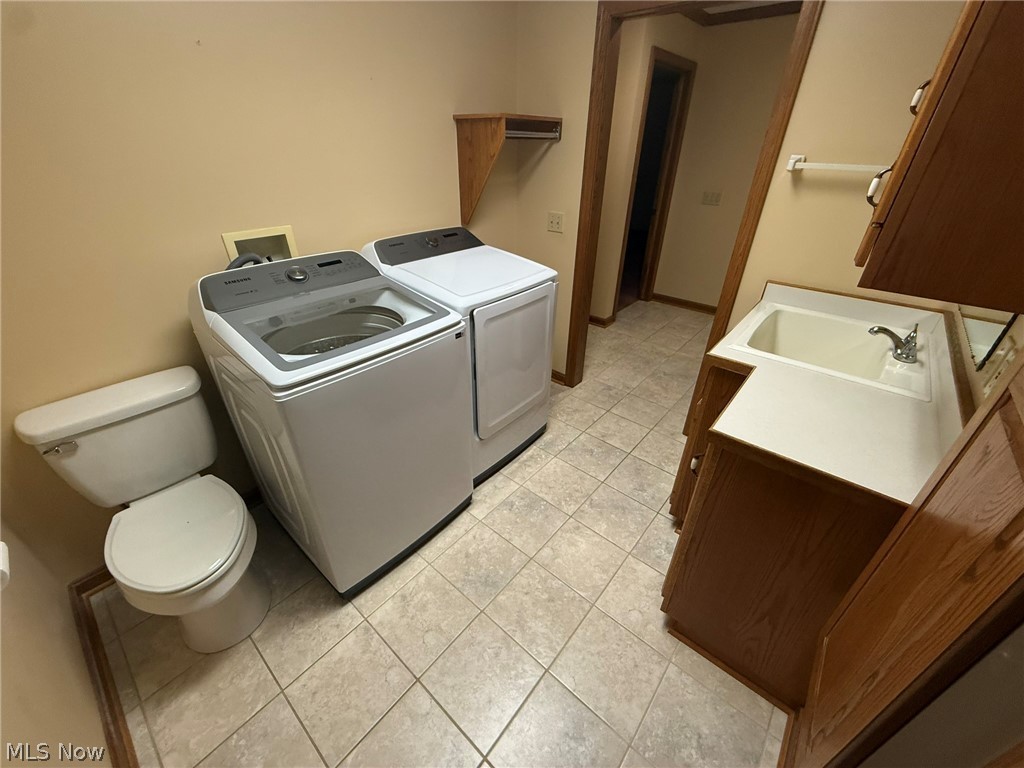 490 Ellen Avenue SW New Philadelphia OH 44663