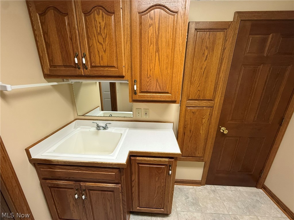 490 Ellen Avenue SW New Philadelphia OH 44663