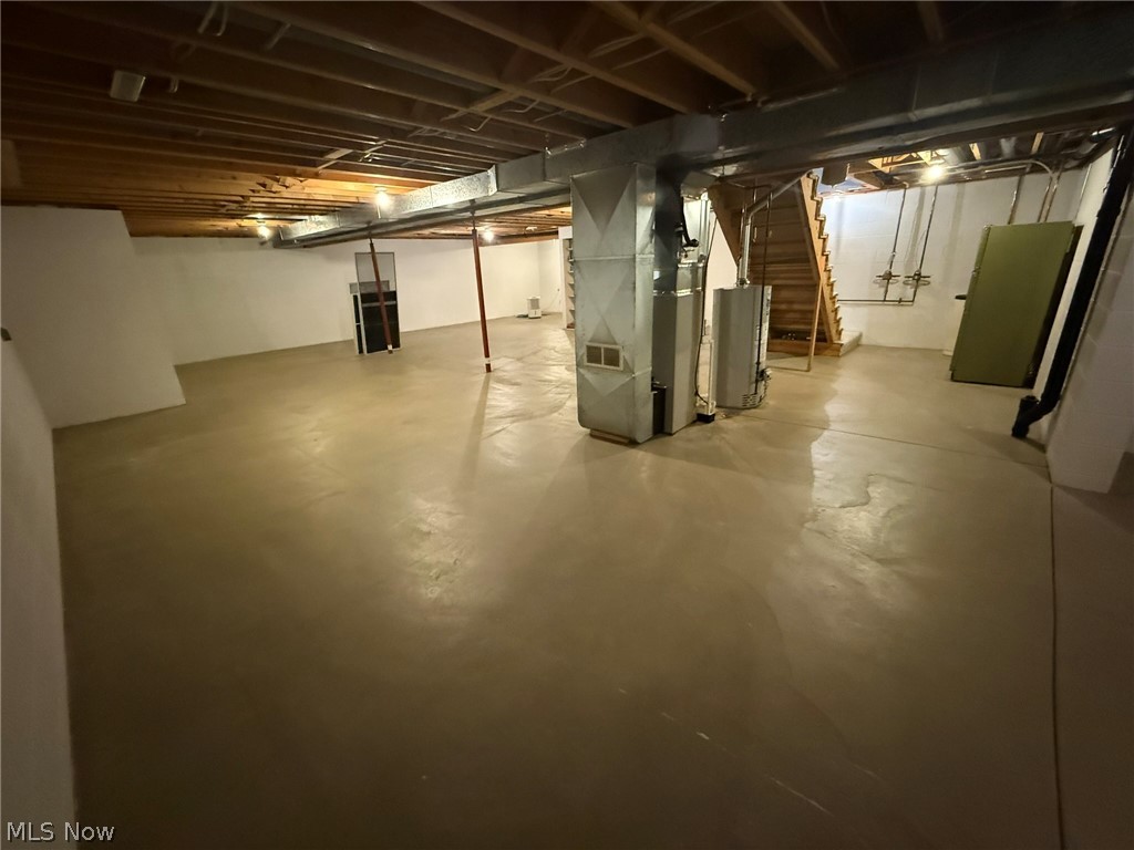 490 Ellen Avenue SW New Philadelphia OH 44663