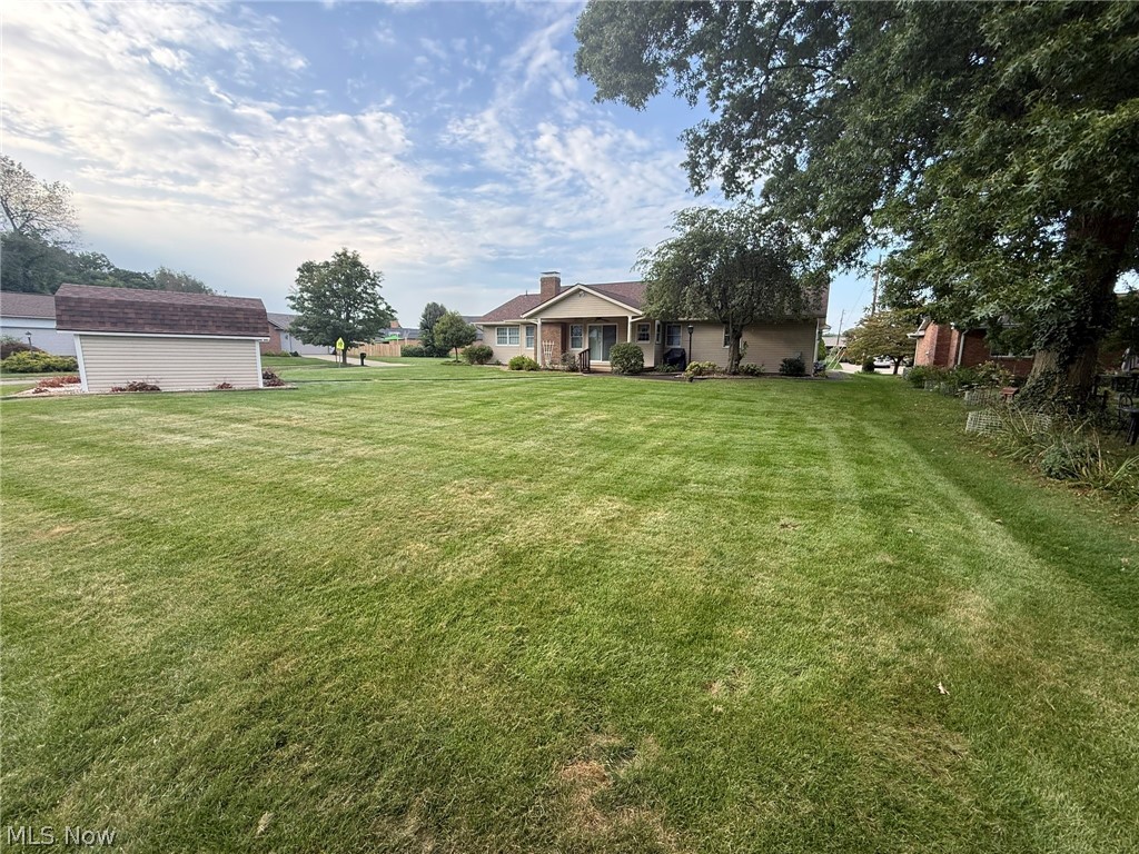 490 Ellen Avenue SW New Philadelphia OH 44663