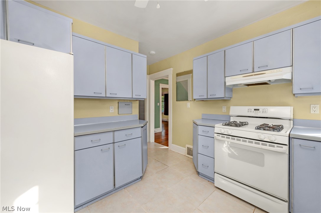 2032 Arthur Avenue Lakewood OH 44107