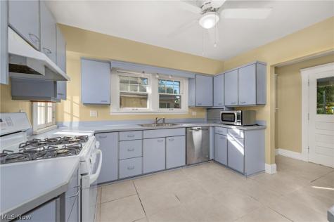 2032 Arthur Avenue Lakewood OH 44107