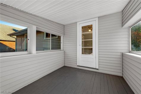 2032 Arthur Avenue Lakewood OH 44107