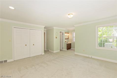 2528 Ashurst Road University Heights OH 44118