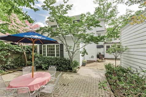 2528 Ashurst Road University Heights OH 44118