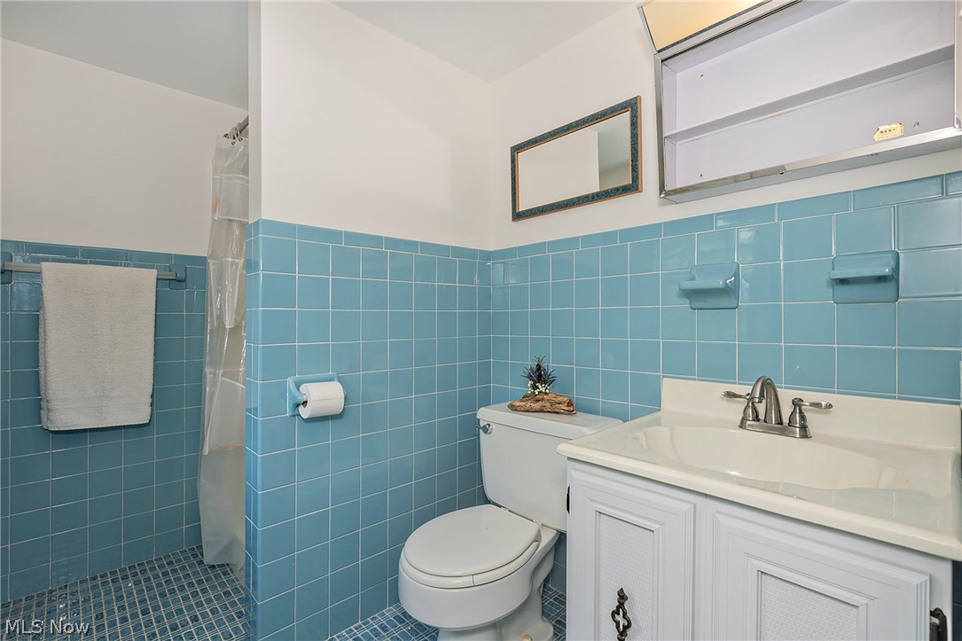 2528 Ashurst Road University Heights OH 44118
