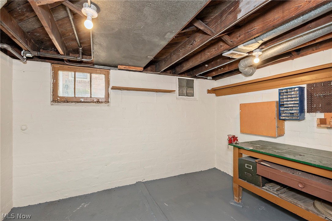 2528 Ashurst Road University Heights OH 44118
