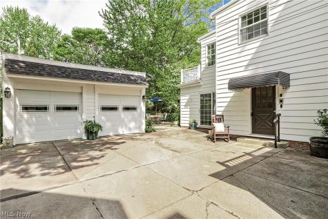 2528 Ashurst Road University Heights OH 44118