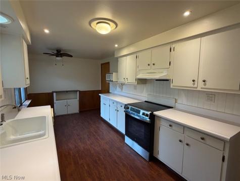 1034 N Pasadena Avenue Elyria OH 44035
