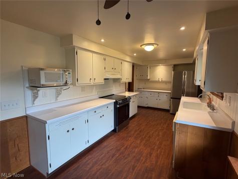 1034 N Pasadena Avenue Elyria OH 44035